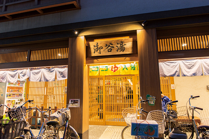 創業は1947（昭和22）年で、2015年リニューアル。両国から近く、お相撲さんも訪れる。