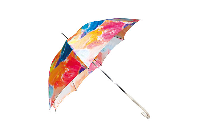 2020年の新作傘、晴雨兼用の「Omochi」（27,500円）。