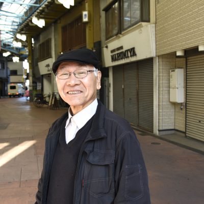 大切に守り続けるアーケードと弁天様